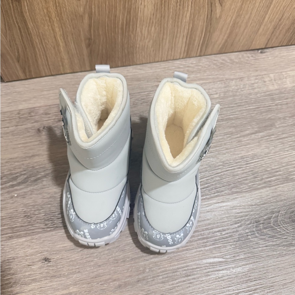 Shoes - Picture 5 of 5